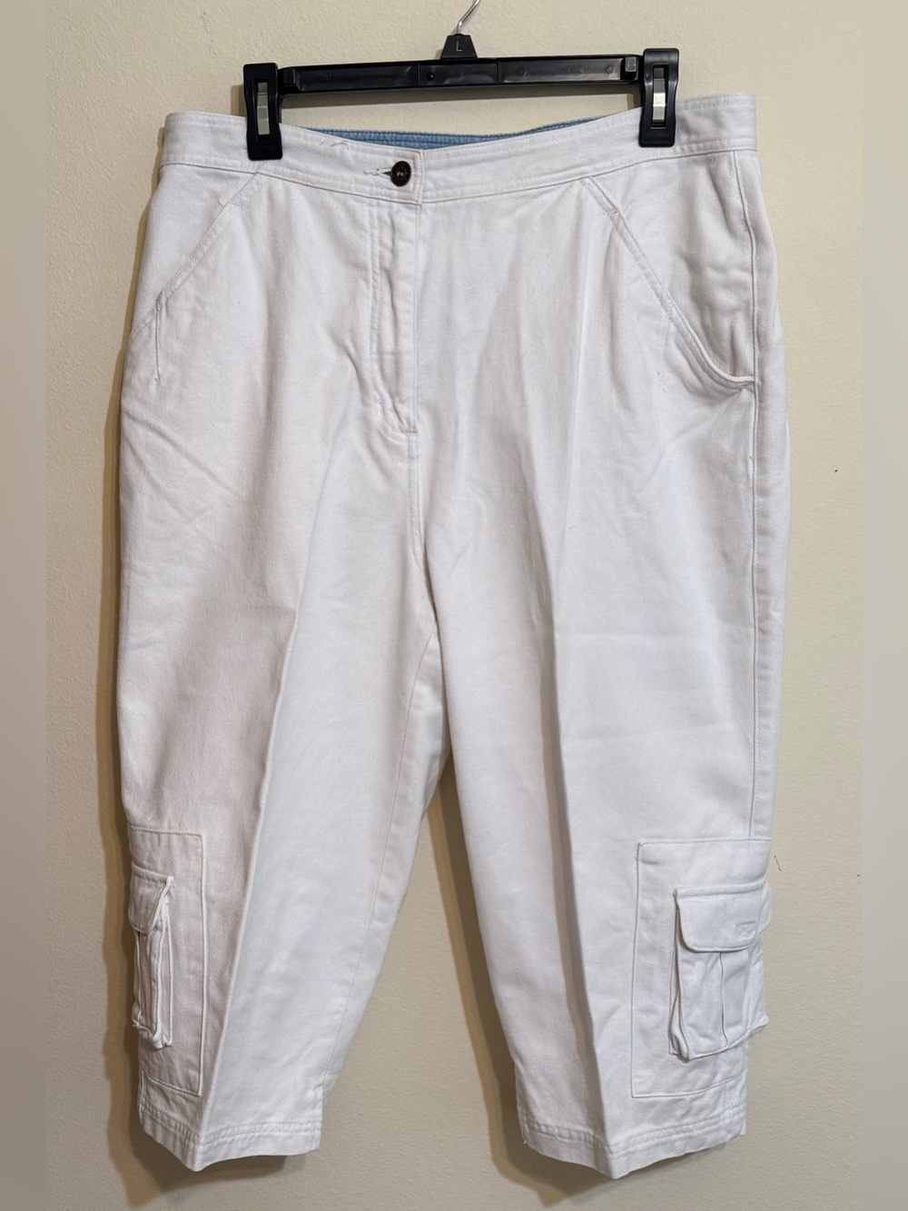 Christopher & Banks White Cargo Capri Pants size 16
